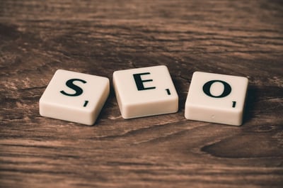 Outils SEO pour le référencement local : les essentiels