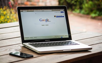 Démystification des idées reçues : Les outils SEO abordables pour l’optimisation sur page valent-ils le coup ?