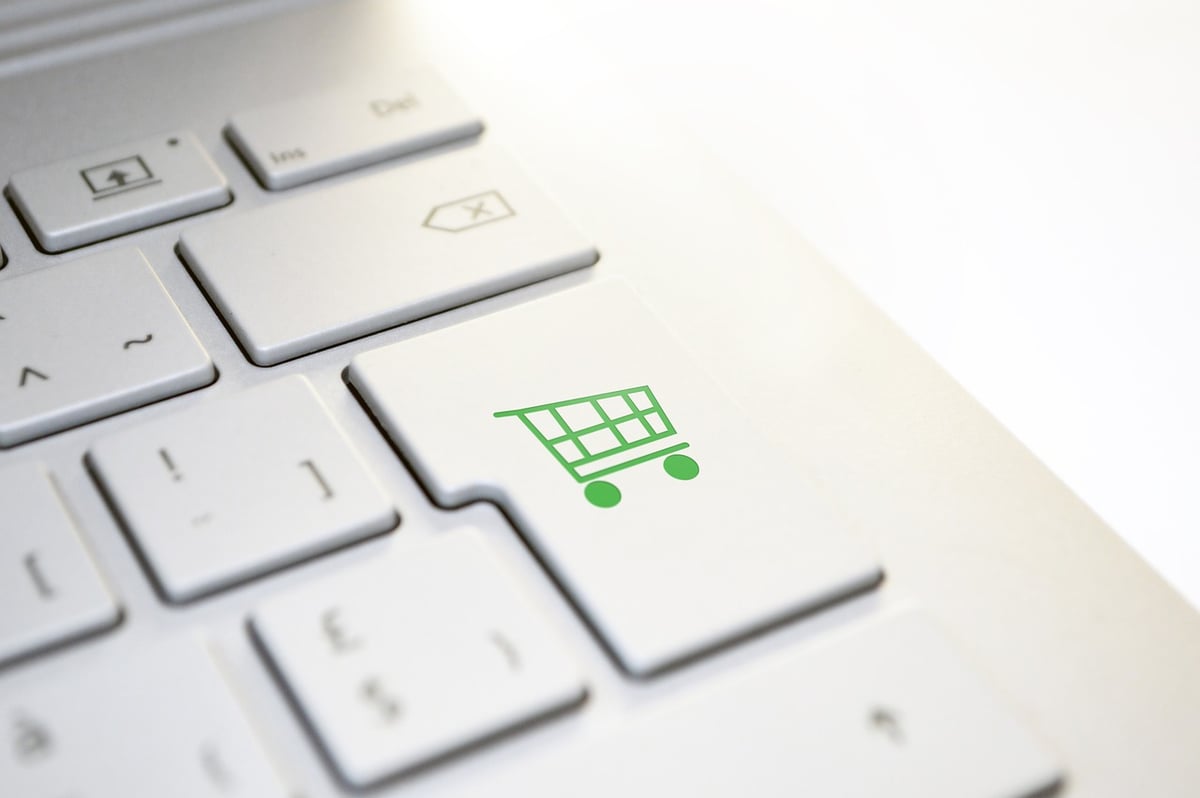 Édition de Février 2025 : Innovations en E-commerce, Analyse avec Looker Studio, Optimisation des Sites à Fort Trafic et Tendances Médias, sans Oublier le Naming