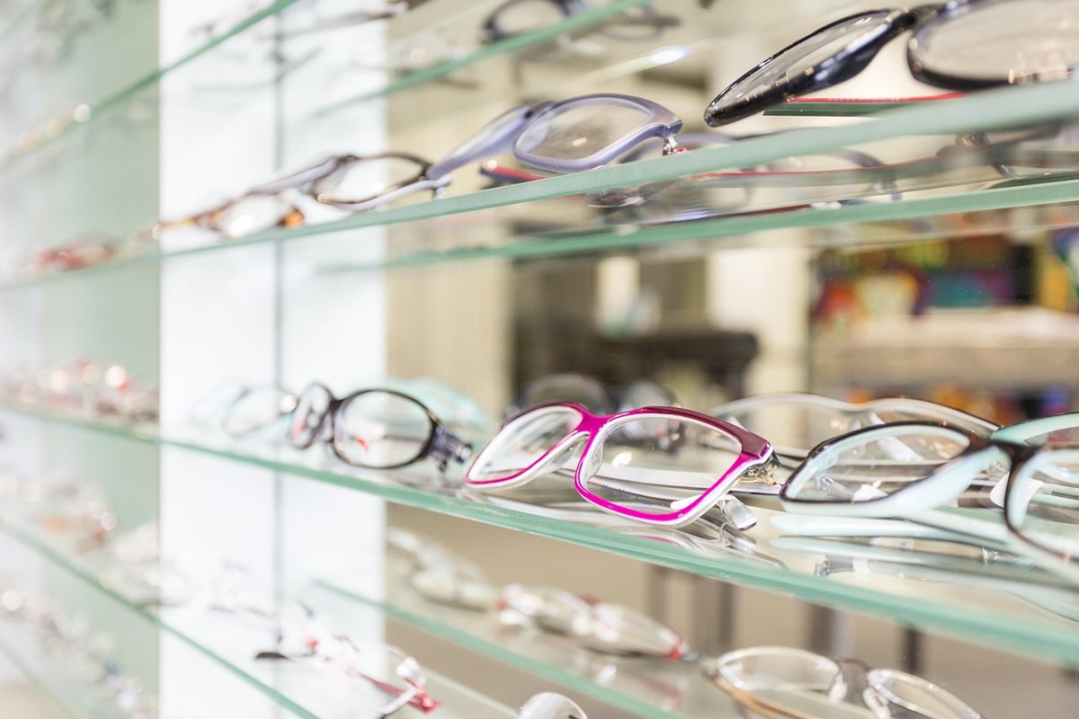 Les lunettes intelligentes Meta Ray-Ban s’enrichissent d’une mémoire intégrée : quelles nouveautés et fonctionnalités au rendez-vous ?